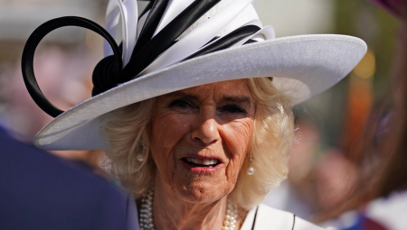 "KRALJICI JE POZLILO"! HITNO OGLAŠAVANJE BAKINGEMSKE PALATE: Potreban joj je odmor