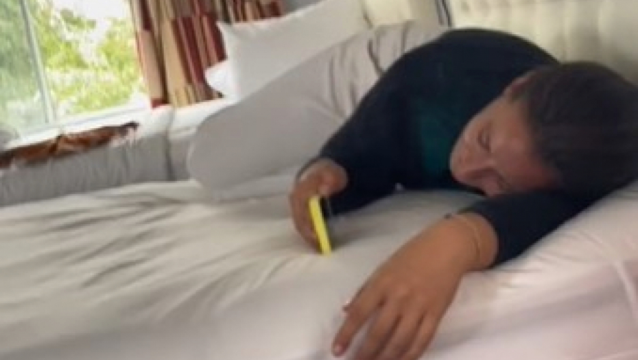 DEVOJKA IZ BOSNE ŠOK PRIZNANJEM ZGROZILA REGION Čistila hotele u Americi, a zbog ovakvog ponašanja mogla je da ostane bez posla! (VIDEO)