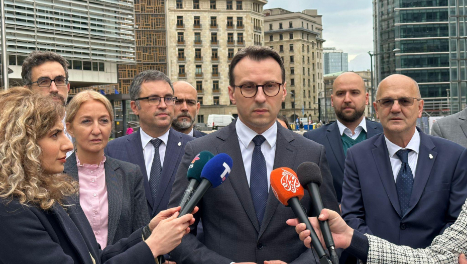 PRIŠTINA ODBILA SVIH 6 PREDLOGA SRBIJE Petković iz Brisela: "Pitajte Bisljimija zašto neće da dozvoli da Srbi primaju plate i penzije"