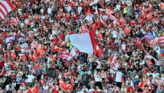 ZVEZDA OTVARA KAPIJE I SPREMA FEŠTU Besplatno na proslavu titule