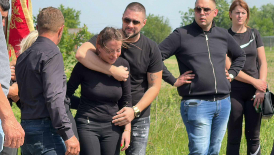 PEVAČICA ZAVRŠILA NA LEKOVIMA NAKON SMRTI MUŽA Planirali proširenje porodice, a on iznenada preminuo!