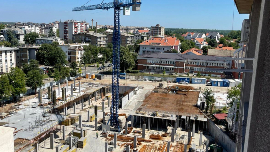 "BUDUĆNOST JE U VAŠIM RUKAMA" Čučković objavio fotografije gradilišta: Kada u nešto verujete, ni oblaci nisu daleko (FOTO)