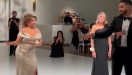 PERFORMANS MLADOŽENJE RASPAMETIO GOSTE NA SVADBI Svi sada žele ovakvog muža! (VIDEO)