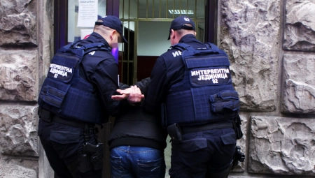 MLADIĆ (21) ZADRŽAN ZBOG DROGE Hapšenje u Bačkoj Palanci