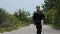 NIKOLA ROKVIĆ SE OSUŠIO Pevač izgubio veliki broj kilograma tokom pešačenja do Grčke, izgleda potpuno drugačije