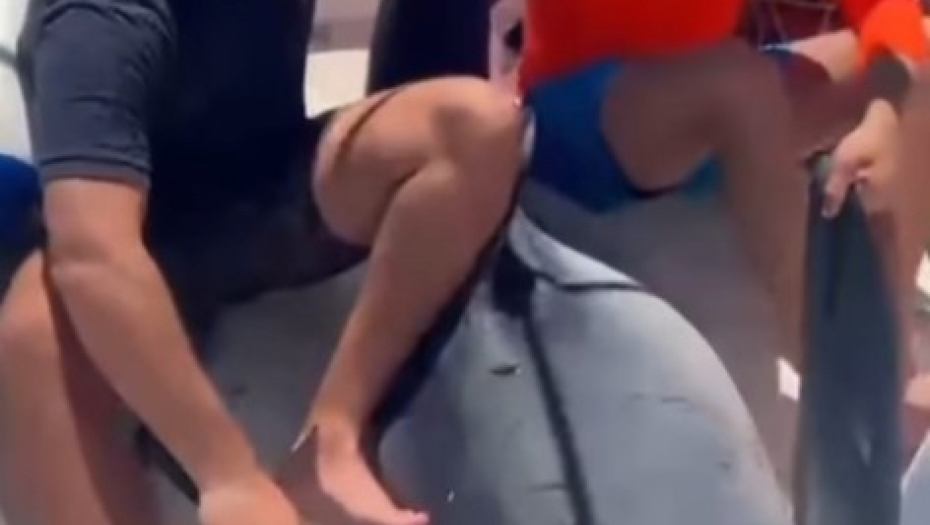 RAJKO ULOVIO AJKULU OD 200 KILA Objavljen šok snimak morske nemani u Budvi, pogledajte KOLIKA je! (VIDEO)