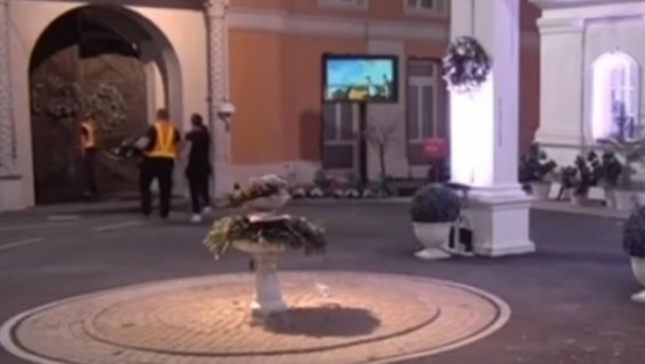 NJEGOV ULAZAK OBRADOVAO JE SVE UČESNICE ELITE! Maja mu poletela u zagrljaj, odmah se bacili u ogovaranje!