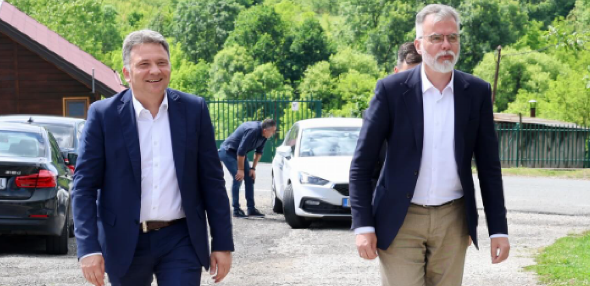 PRIZOR KOJI SE RETKO VIĐA! Bivši i sadašnji ministar nastavljaju put digitalizacije za bolji život svih građana Srbije!