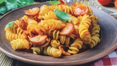 MAĐARSKA PASTA Savršen spoj testenine sa mesom i povrćem, za prave gurmane