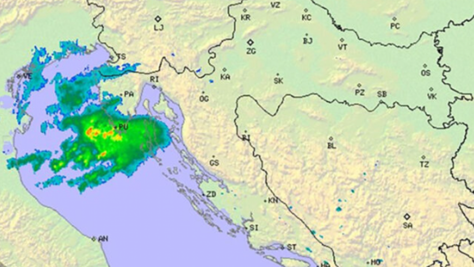 NEVREME STIŽE U NAŠE KRAJEVE "Lovci na oluje" popalili alarme, Hrvatska "odbrojava"