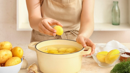 SKUVAJTE KROMPIR ZA 15 MINUTA! Uradite ovo pre nego što ga stavite na šporet, omekšaće mnogo brže