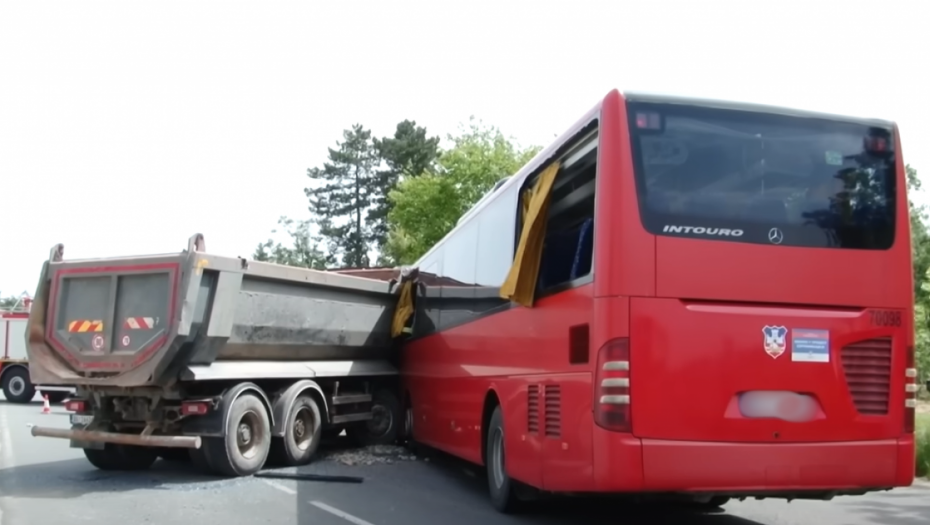 NASTRADALI VOZAČ AUTOBUSA JE POLICAJAC U PENZIJI  Novi detalji tragedije kod Obrenovca
