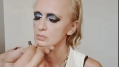 POLICIJA JOJ PRONAŠLA SEKIRU U TORBI Šok potez naše pevačice, dva meseca ju je nosila sa sobom, a onda...