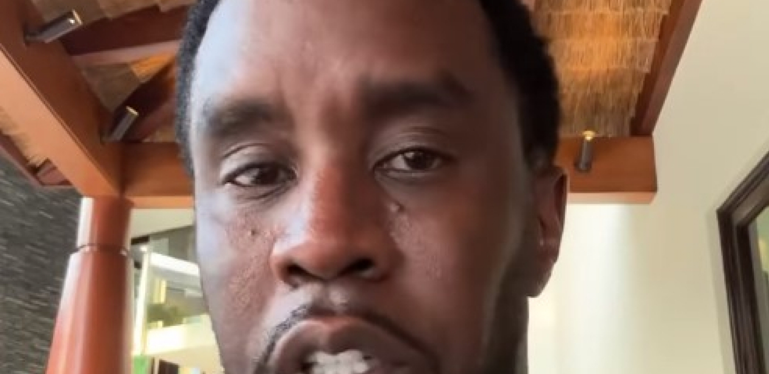 GURAO JE MOJU GLAVU U SVOJE MEĐUNOŽJE! Strašni detalji se pojavili nakon što je reper optužen za zlostavljanje