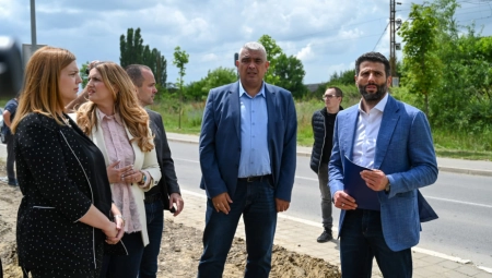 ŠAPIĆ POSETIO OPŠTINU MLADENOVAC: Trudiću se da podržim sve projekte jer ne delim ljude po tome koliko daleko žive od centra grada (FOTO)