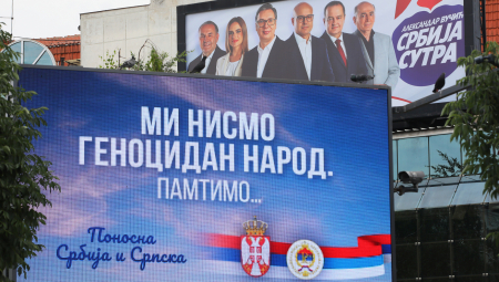 MOĆNA PORUKA VUČIĆA I DODIKA GRMI SA BILBORDA Mi nismo genocidan narod. Pamtimo!