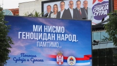 MOĆNA PORUKA VUČIĆA I DODIKA GRMI SA BILBORDA Mi nismo genocidan narod. Pamtimo!