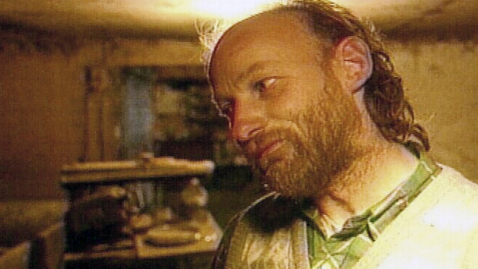 SERIJSKI UBICA NAPADNUT U ZATVORU Koristili dršku od metle, ne očekuje se da će preživeti