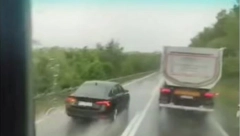 "MOGAO JE DA POBIJE NEČIJU DECU" Novi snimak nasilničke vožnje kod Novog Sada izaziva jezu