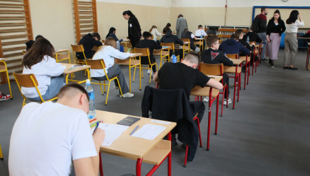 "STRPLJIVO, PAŽLJIVO I BEZ NERVOZE" Direktorka škole uputila važan savet osmacima