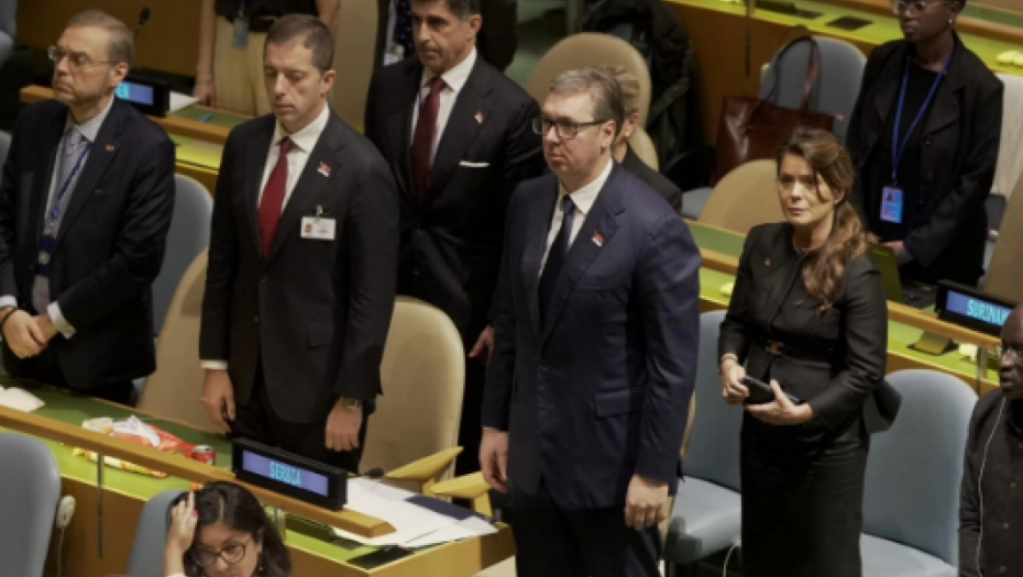 KAKO ĆETE DA OBJASNITE STRAŠAN ZLOČIN U KOM JE UBIJENO 8.000 LJUDI? Vučić zagrmeo u Njujorku (FOTO)