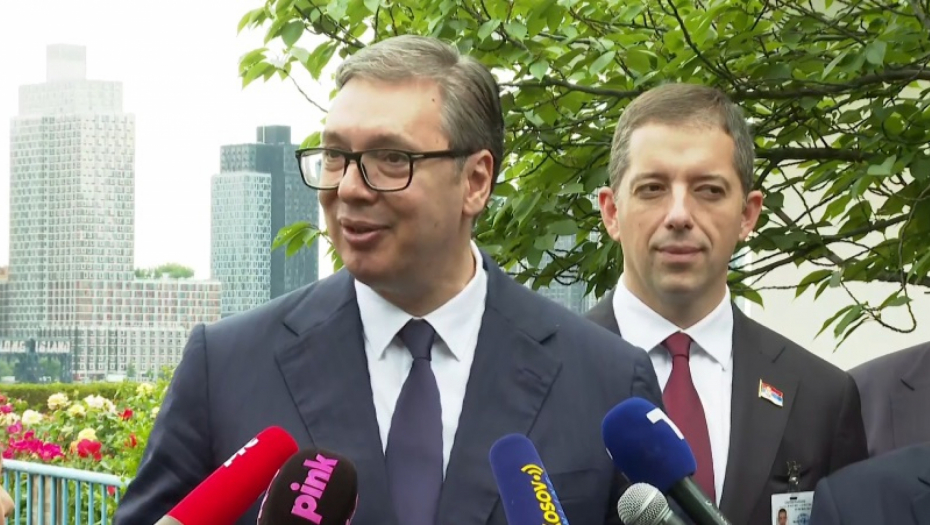 BILO JE RAZNIH UDARACA ISPOD POJASA Vučić iz Njujorka: Hteli su da nas ponize, a mi smo se vinuli u visine! (VIDEO)