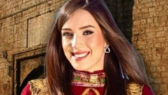 DANICA CRNOGORČEVIĆ SA PORODICOM NA KOSOVU Pevačica posetila Pećku patrijaršiju i ovim rečima opisala svetinju