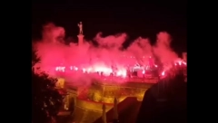 GOREO JE KALEMEGDAN Pogledajte spektakularnu bakljadu navijača Zvezde i Olimpijakosa (VIDEO)