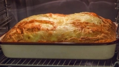 TRIK TETE JOVANKE ZA SAVRŠENO VAZDUŠASTU GIBANICU Tajna je u neobičnom metodu sa 4 šolje