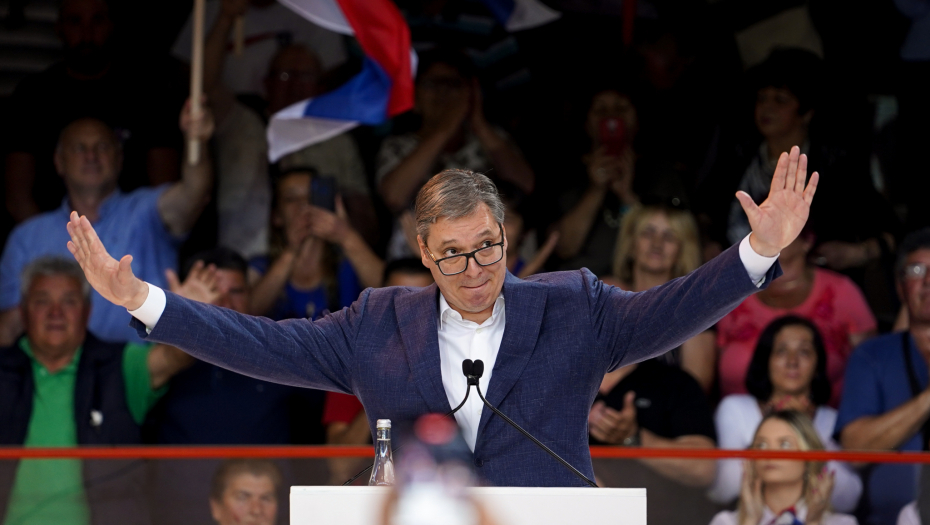 SRBIJA JE NAŠA ZAKLETVA, NAŠ ŽIVOT I BUDUĆNOST Predsednik Vučić se upravo oglasio video-porukom koju su čuli svi!