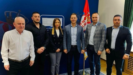 RADNIČKI SINDIKAT "PUTEVA": Hvala Vesiću i Malom - deo zahteva ispunjen, sutra bez štrajka (FOTO)