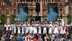 ODRŽANO KOLEKTIVNO VENČANJE "DA" izgovorilo 12 parova, jedan se ponovo sreo posle 45 godina (FOTO)