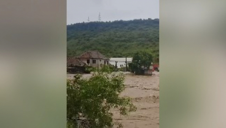 VELIKE POPLAVE U JERMENIJI Rusi spremni da intervenišu