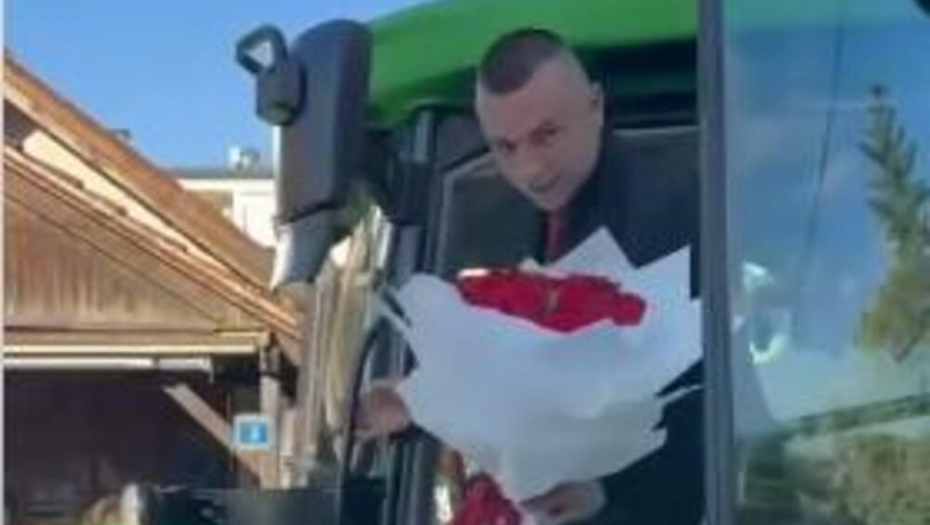 VIDI SE DA DEČKO IMA STILA Ovako se dolazi na maturu (VIDEO)