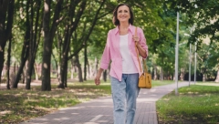 OBRATITE PAŽNJU NA POKRETE Ovaj simptom demencije ćete primetiti za vreme šetnje