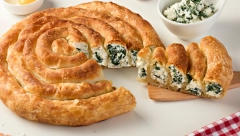 BUREK SA SPANAĆEM I SIROM Za savršen početak dana, bolji od onog kupovnog