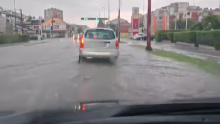 UŽASNO NEVREME POKOSILO HRVATSKU! Vetar odneo krov zgrade, grom izazvao požar! (VIDEO)