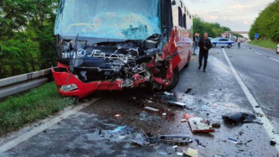29 OSOBA POVREĐENO U STRAVIČNOM UDESU KOD MLADENOVCA! Lončar: Četvoro je sa težim povredama