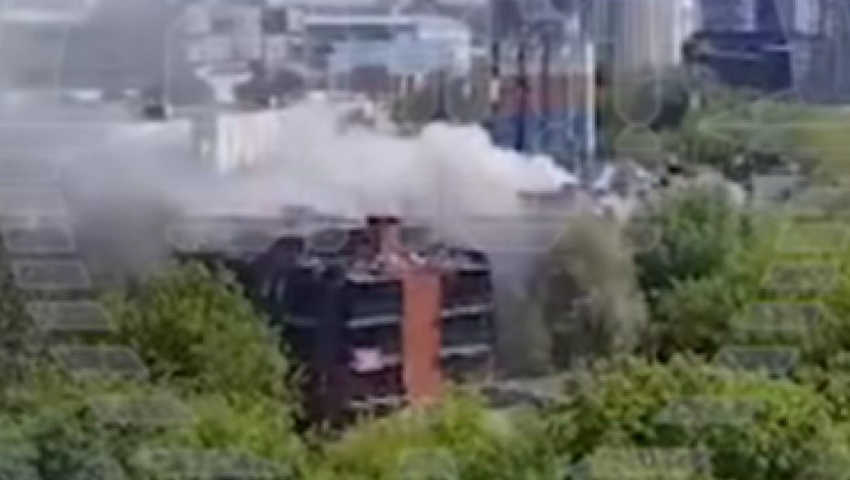 POŽAR U MOSKVI Gori zgrda, stanari hitno evakuisani (VIDEO)