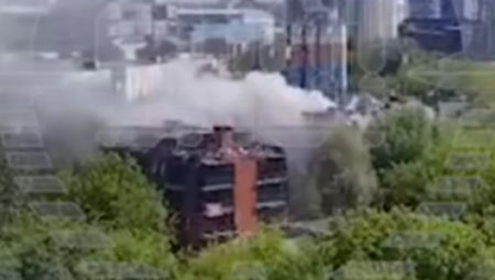 POŽAR U MOSKVI Gori zgrda, stanari hitno evakuisani (VIDEO)