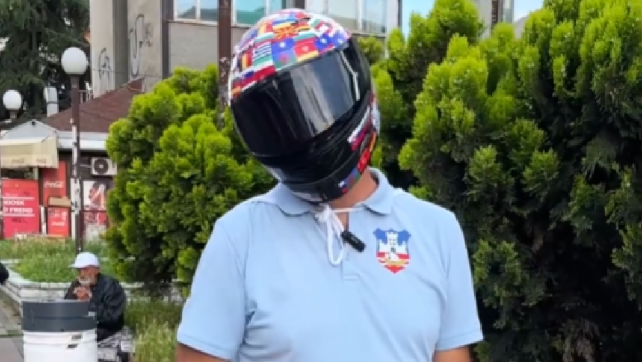 OVO JE DEFINITIVNO JEDINSTVENA KAMPANJA Izborna lista br. 11 za Beograd: Sveta, kaciga, zastave sveta i originalan program