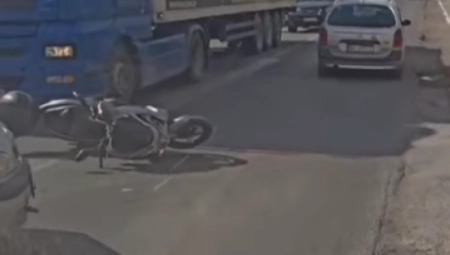 POKOŠEN MOTOCIKLISTA Udes na Zrenjaninskom putu (VIDEO)