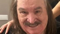 "ŠTA SE DESILO SA MIŠOM KOVAČOM?" Isplivala privatna slika, pevač (82) neprepoznatljiv: "Teško je gledati ga"