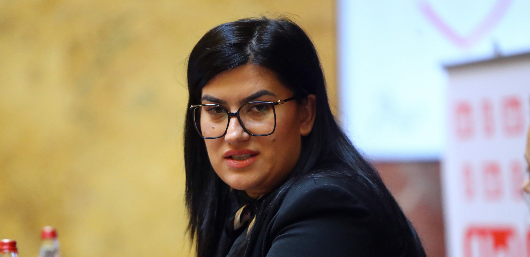 "NAJOŠTRIJE OSUĐUJEM PLAN OPOZICIJE DA NAPADNU PORODICU VUČEVIĆA" Dina Vučinić: To nije moralno, nije ljudski...