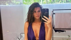 RIALDA POKAZALA GO TRUDNIČKI STOMAK Pevačica pozirala samo u donjem vešu