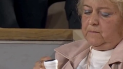 NIKAD JAČA SCENA NA ROLAN GAROSU Mama mu sredila reket, on isprašio velikog šampiona