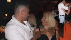 DOHVATILI SE JOVANA JEREMIĆ I BIZNISMEN NASRED KAFANE Nisu mogli da se kontrolišu, svi gledali u njih!