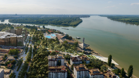 NOVA PRAVILA STUPILA NA SNAGU Menjaju se i table na auto-putu kroz Beograd