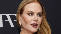 U ZAGRLJAJU 20 GODINA MLAĐEG Nikol Kidman uživala u vrelim dodirima zgodnog glumca, fanovi pali u trans kada su videli!