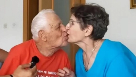 "NISAM POŠLA ZA NJEGA ZBOG PENZIJE" Punih mu je 90, a oženio 23 godine mlađu, penzioner bio sa 600 žena, ovo mu je 5. brak